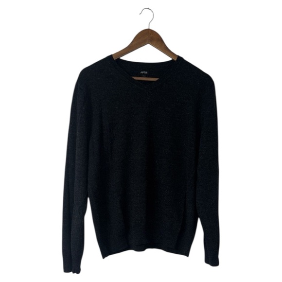 Apt. 9 Charcoal Gray Merino Wool V-Neck Sweater Mens Size XL Soft Cozy Size XL - Picture 1 of 5